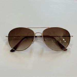 NWOT Twisted Arm Aviator Sunglasses